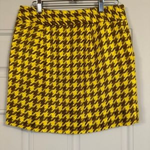Super cute mini skirt! The limited, size 0